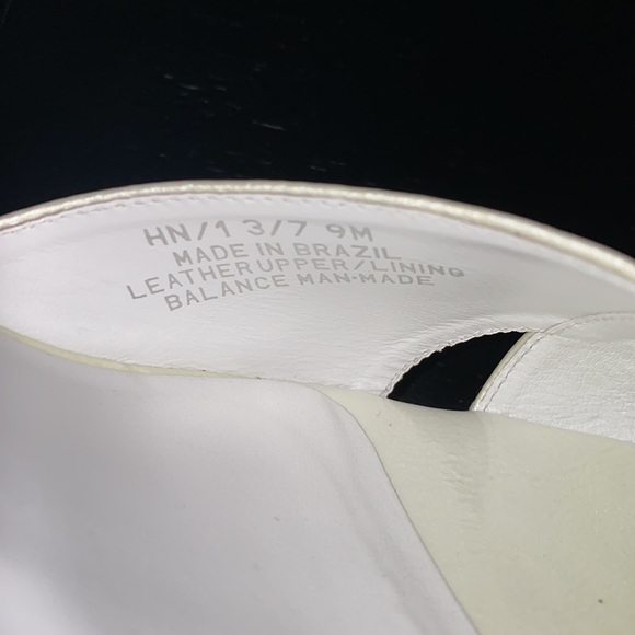 Via Spiga Sandals. Ivory. Size 9 - Picture 5 of 9